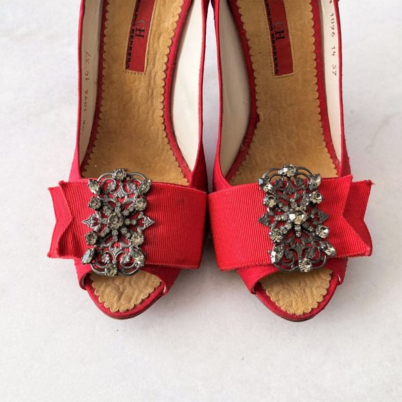 Carolina Herrera red pumps / high heel shoes, peep toe, jewelled buckles ribbon - Picture 6 of 11
